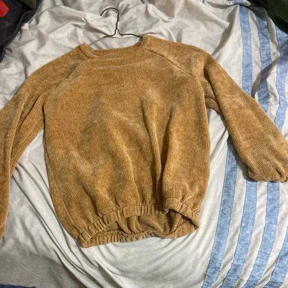 Cute top - Picture 1 of 1